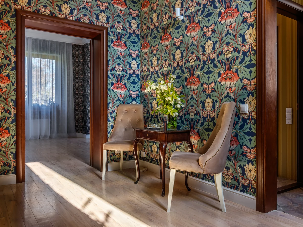 wallpapering-ornate-floral-wallpaper-cheshire-painters Ornate floral wallpaper professionally hung in Wilmslow property