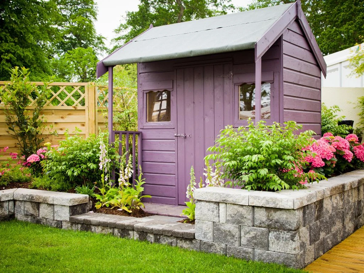 wood-painting-purple-wooden-garden-cheshire-painters Wood painting in Wilmslow - stained wooden garden timber by Cheshire Painters
